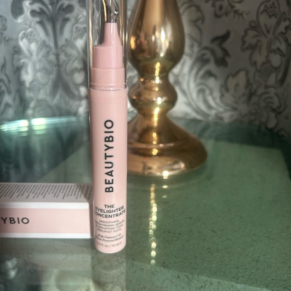 BeautyBio Eyelighter Concentrate Smoothing, Brightening Serum & Depuffing Tool - Picture 2 of 12